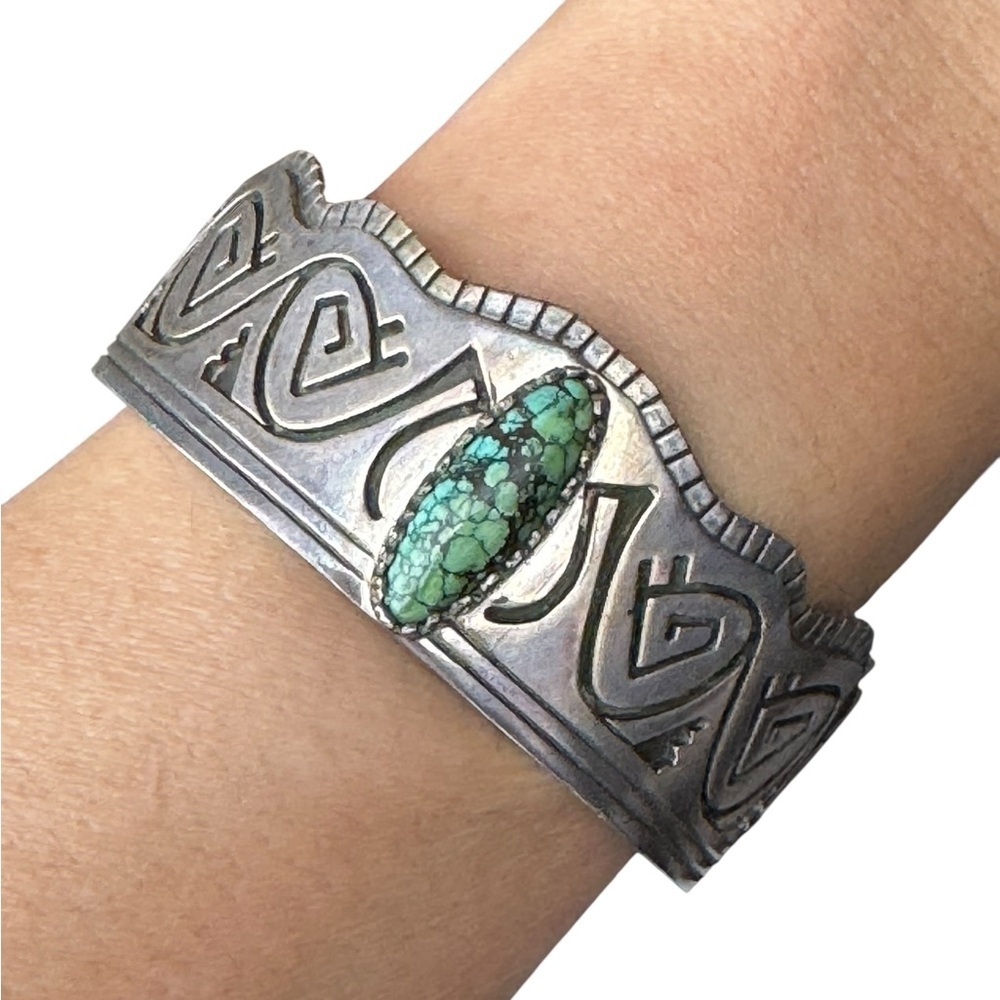 Vintage JB Sterling Silver Cuff Bracelet - Native American Design with Turquoise - Picture 7 of 9
